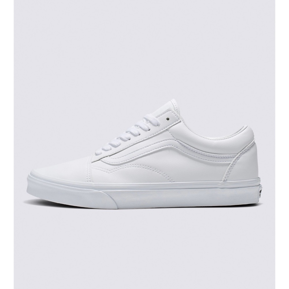White leather old school vans! Size 9w 7.5m